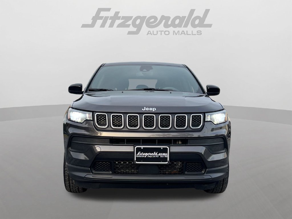 Used 2023 Jeep Compass Sport AWD/4WD image 3