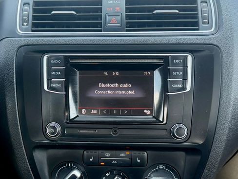 Used 2017 Volkswagen Jetta S image 15
