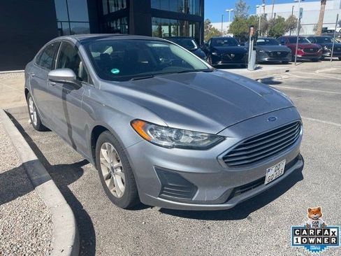 Used 2020 Ford Fusion SE FWD image 4