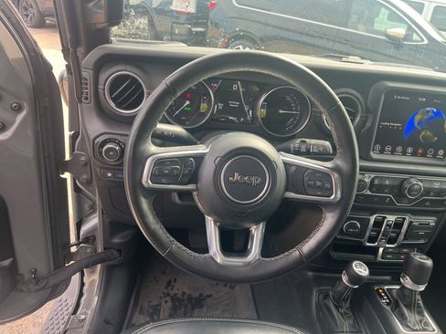 Used 2023 Jeep Wrangler Unlimited Sahara w/ Cold Weather Group AWD/4WD image 10