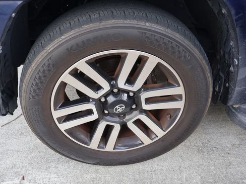 Used 2017 Toyota 4Runner Limited AWD/4WD image 4