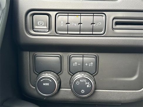 Used 2021 Chevrolet Suburban RST image 23