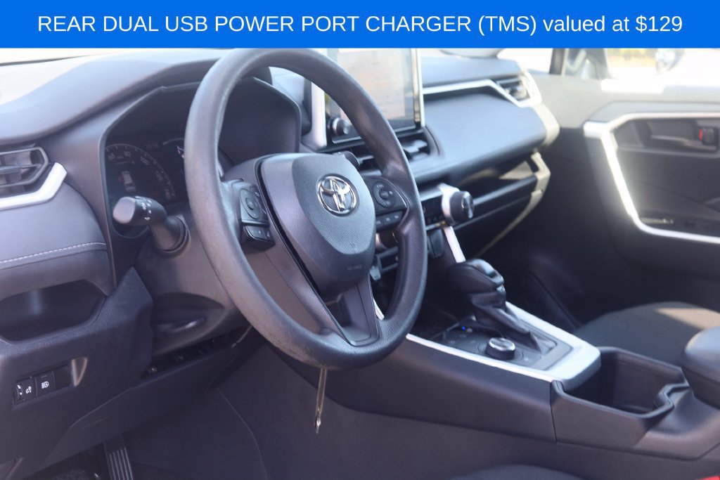 Used 2024 Toyota RAV4 LE AWD/4WD image 6