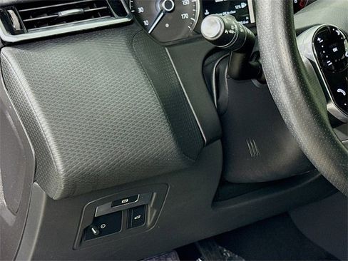 Used 2020 Land Rover Range Rover Velar S image 10