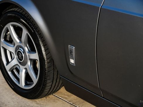 Used 2014 Rolls-Royce Phantom Sedan image 26