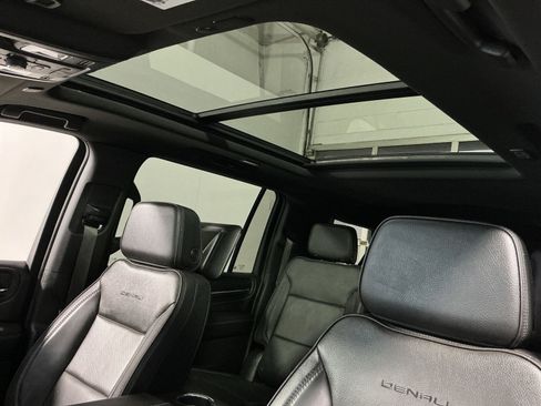 Used 2024 GMC Yukon XL Denali w/ Denali Reserve Package AWD/4WD image 23