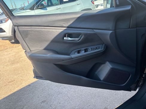 Used 2025 Nissan Sentra SV image 18