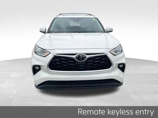 Used 2021 Toyota Highlander XLE video 2