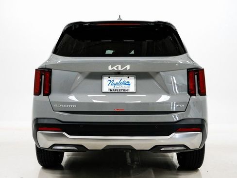 Certified 2025 Kia Sorento S image 31