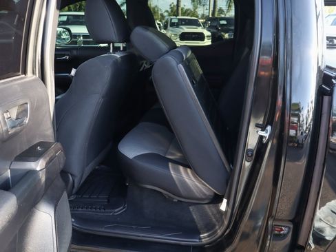 Used 2021 Toyota Tacoma TRD Off-Road image 39