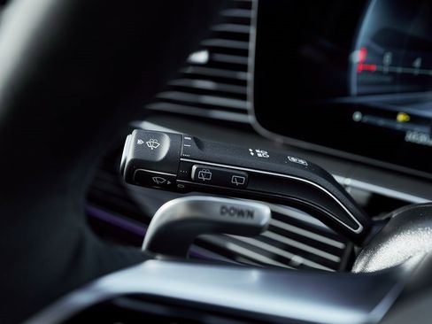 Used 2024 Mercedes-Benz GLS 63 AMG 4MATIC image 58