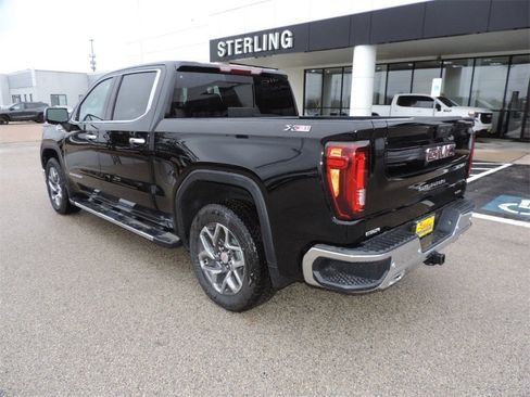 New 2026 GMC Sierra 1500 SLT image 7