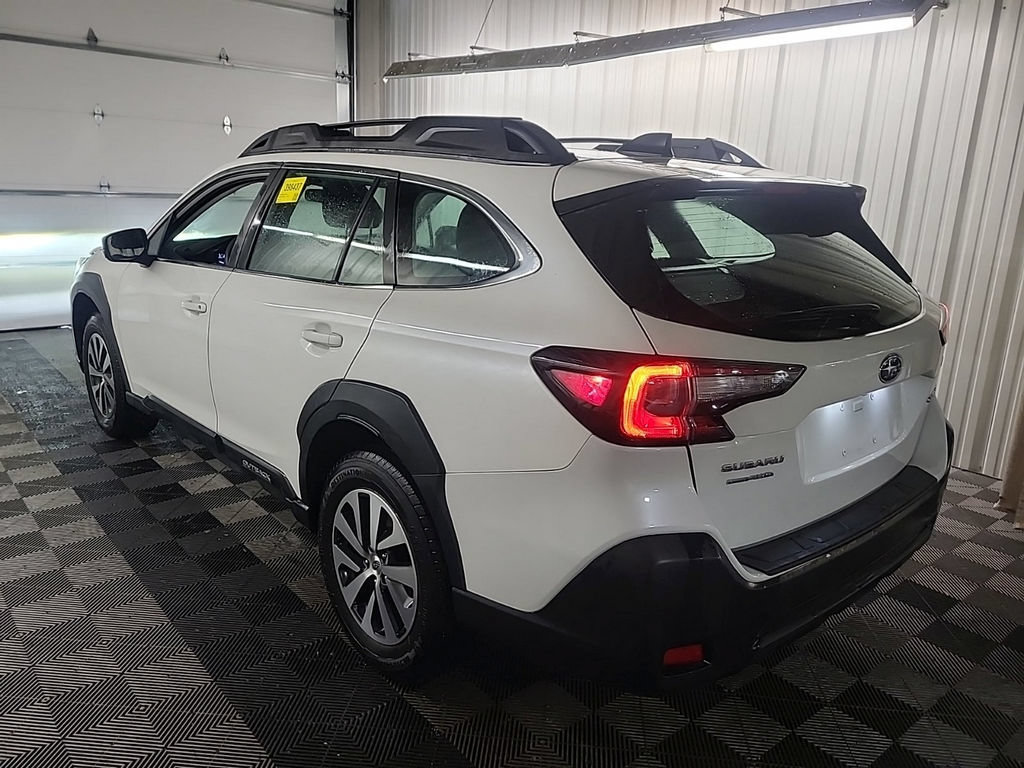 Used 2024 Subaru Outback AWD/4WD image 4