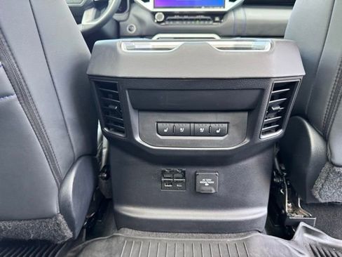 Used 2023 Toyota Tundra Platinum AWD/4WD image 17