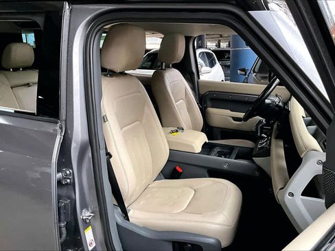 Used 2022 Land Rover Defender 110 SE image 9