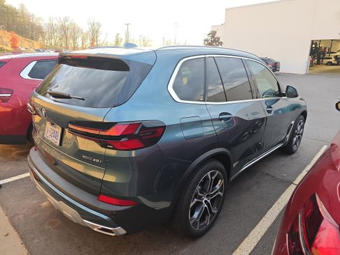 New 2026 BMW X5 xDrive40i w/ Climate Comfort Package image 2