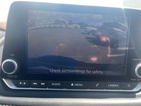 Used 2023 Nissan Rogue S image 16