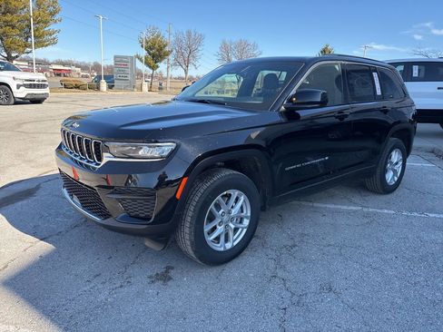 New 2026 Jeep Grand Cherokee Laredo X AWD/4WD image 13