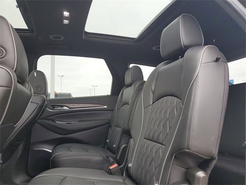 Used 2022 Buick Enclave Avenir w/ Avenir Technology Package image 27