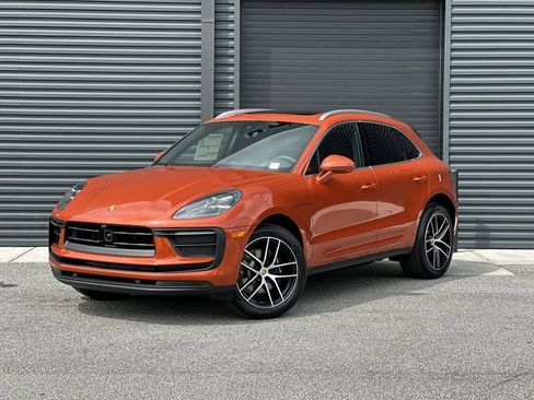 Certified 2025 Porsche Macan AWD/4WD image 1