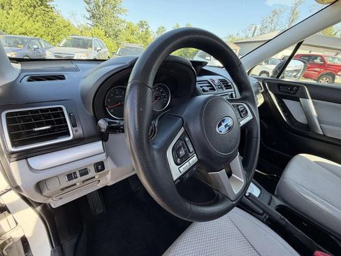 Used 2018 Subaru Forester 2.5i w/ Alloy Wheel Package AWD/4WD image 11