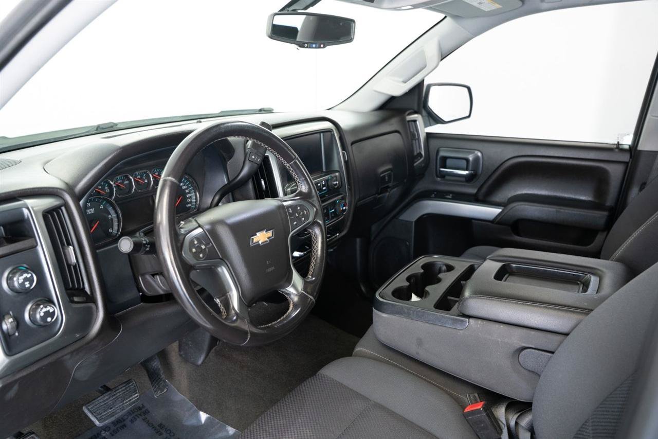 Used 2018 Chevrolet Silverado 1500 LT w/ Trailering Package AWD/4WD image 9