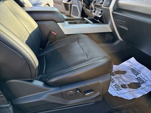 Used 2017 Ford F250 Lariat w/ Chrome Package image 33