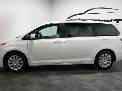 Used 2016 Toyota Sienna Limited Premium FWD image 3