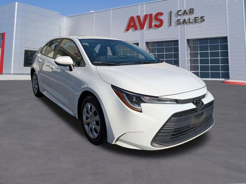 Used 2024 Toyota Corolla LE FWD image 3