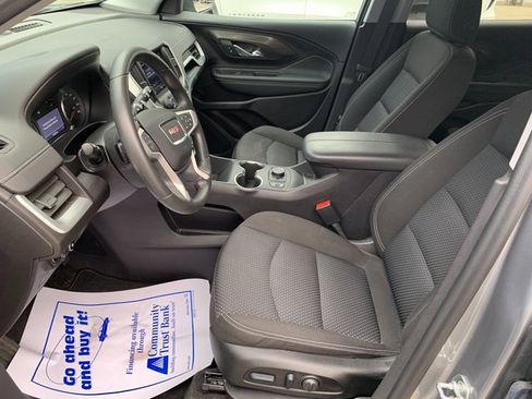 Used 2024 GMC Terrain SLE w/ Driver Convenience Package image 15