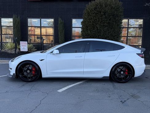 Used 2020 Tesla Model 3 Performance image 9