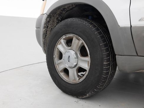 Used 2002 Ford Escape XLT image 17