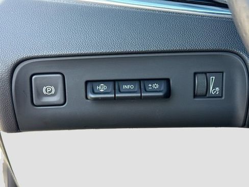 Used 2024 Buick Enclave Avenir w/ Trailering Package, 5000 lbs. FWD image 16