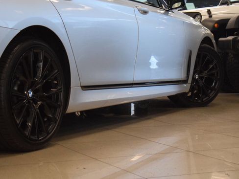Used 2020 BMW 740i w/ M Sport Package image 30