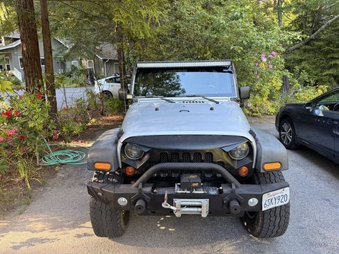 Used 2009 Jeep Wrangler Unlimited X AWD/4WD image 3