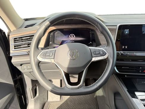 Used 2025 Volkswagen Atlas SEL image 12