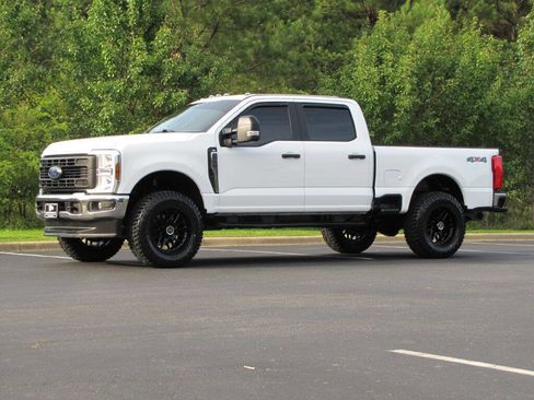 Used 2024 Ford F250 XL w/ XL Chrome Package AWD/4WD image 3