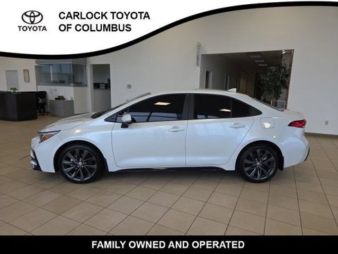 Used 2025 Toyota Corolla SE FWD image 2