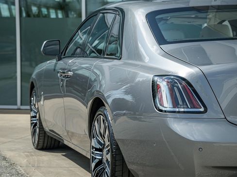 New 2025 Rolls-Royce Ghost image 12