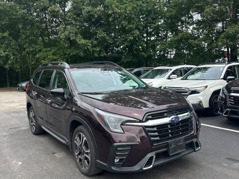Used 2024 Subaru Ascent Touring AWD/4WD image 3