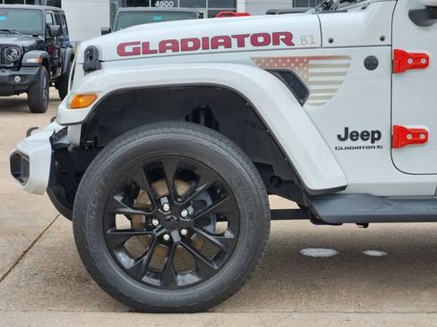 Used 2023 Jeep Gladiator Overland AWD/4WD image 9