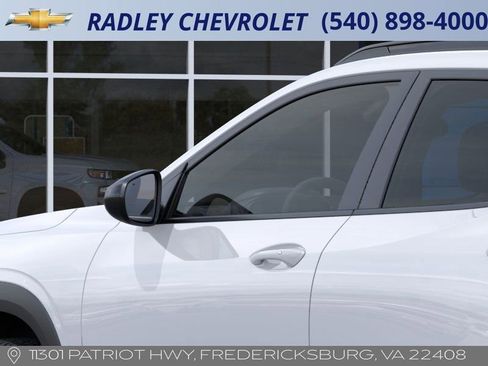 New 2026 Chevrolet Trax RS w/ Sunroof Package image 12