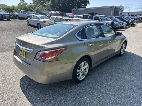 Used 2013 Nissan Altima 2.5 SL FWD image 8