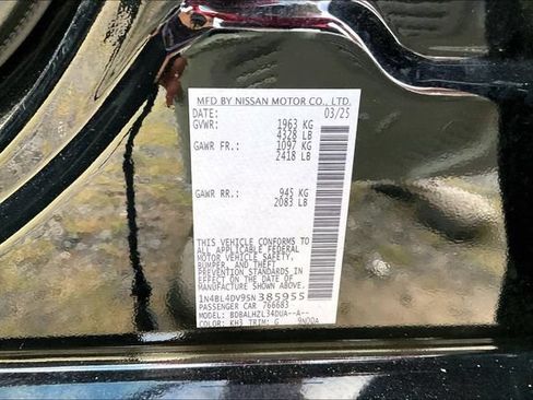 Used 2025 Nissan Altima 2.5 SV FWD image 14
