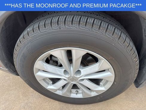 Used 2015 Nissan Rogue SV w/ SV Premium Package image 34