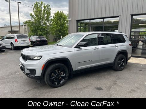 Used 2023 Jeep Grand Cherokee L Laredo AWD/4WD image 9