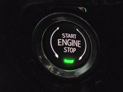 Used 2025 GMC Sierra 1500 Elevation image 29