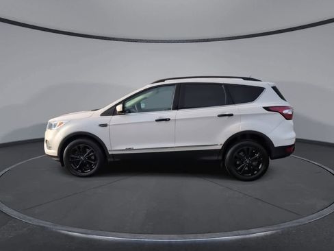 Used 2018 Ford Escape SE image 5