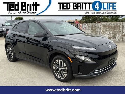 Used 2023 Hyundai Kona SE w/ Cargo Package FWD image 1