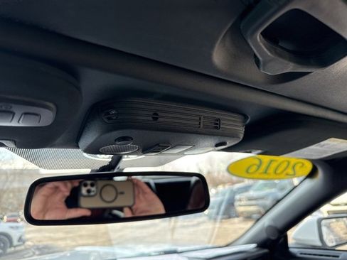 Used 2016 Ford Mustang Premium image 27